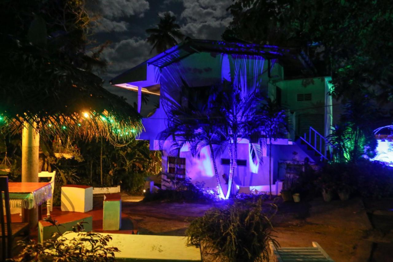 米瑞莎Sajana Ocean Hill住宿加早餐旅馆 外观 照片