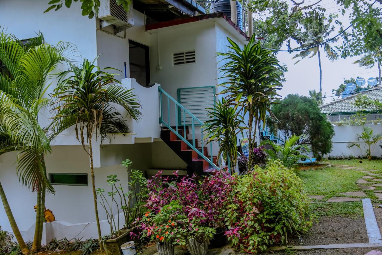 米瑞莎Sajana Ocean Hill住宿加早餐旅馆 外观 照片